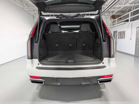Used 2023 Cadillac Escalade Premium Luxury AWD/4WD image 45