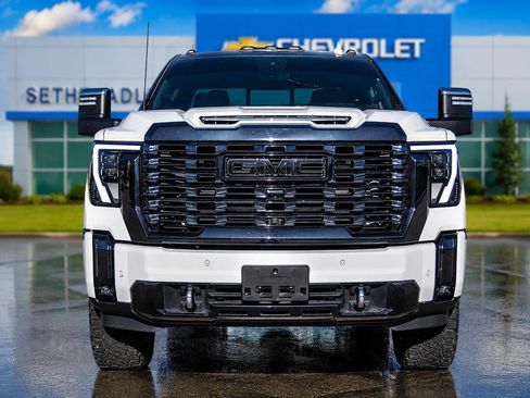 Used 2024 GMC Sierra 2500 Denali Ultimate AWD/4WD image 2