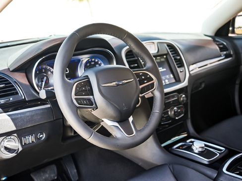 Used 2023 Chrysler 300 Touring w/ Sport Appearance Package RWD image 8