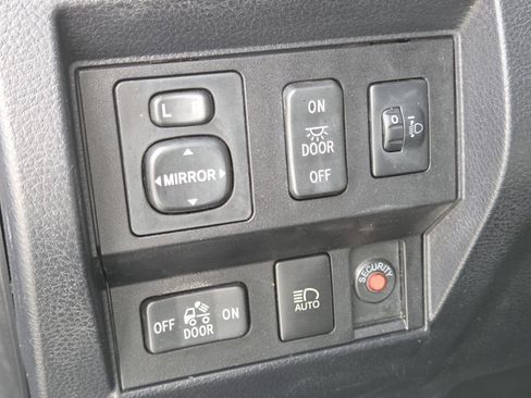 Used 2019 Toyota Tundra SR5 AWD/4WD image 29