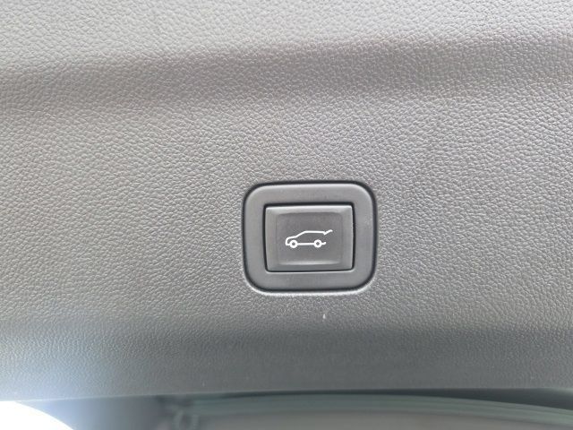 Used 2024 Chevrolet Suburban High Country AWD/4WD image 13