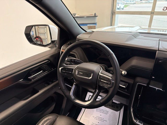 Used 2025 GMC Yukon Denali w/ Sun & Power Step Package AWD/4WD image 38