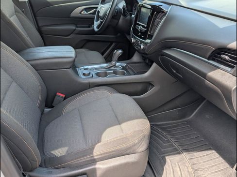 Used 2018 Chevrolet Traverse LT FWD image 18
