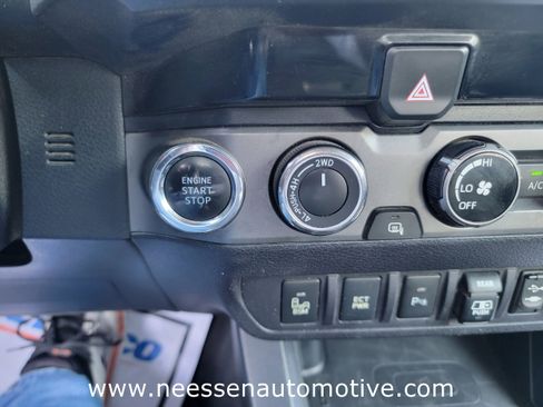 Used 2018 Toyota Tacoma TRD Off-Road w/ Technology Package image 26