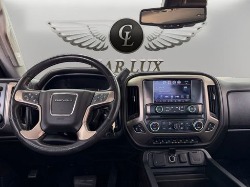 Used 2017 GMC Sierra 2500 Denali w/ Duramax Plus Package AWD/4WD image 10
