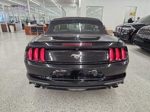 Used 2020 Ford Mustang Premium image 5