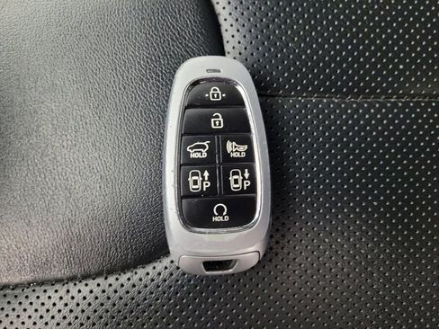 Used 2023 Hyundai Santa Fe Limited image 32