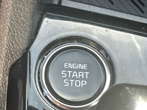 Used 2023 Kia Sportage SX image 31