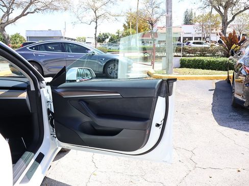 Used 2023 Tesla Model 3 Standard Range image 24