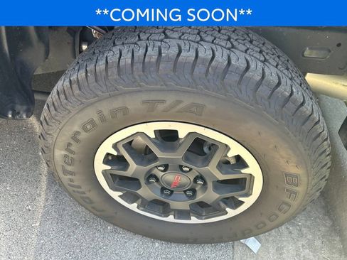 Certified 2024 Toyota Tacoma TRD Off-Road AWD/4WD image 9