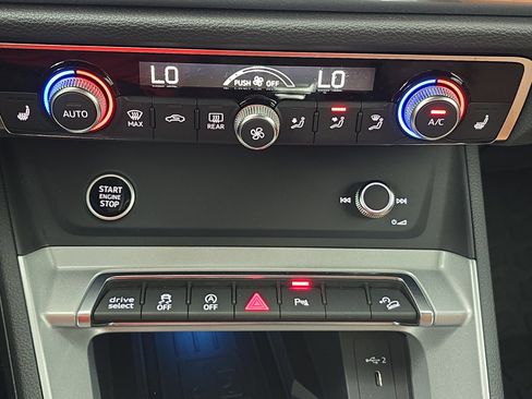 Used 2024 Audi Q3 2.0T Premium Plus image 24