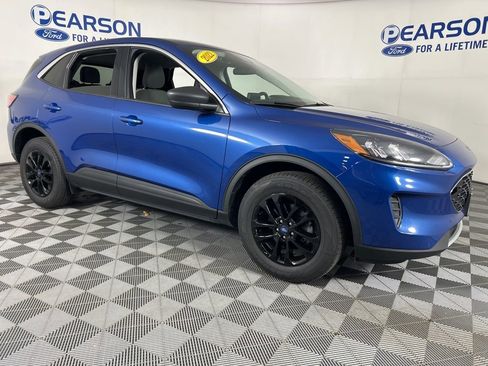 Used 2022 Ford Escape SE image 3