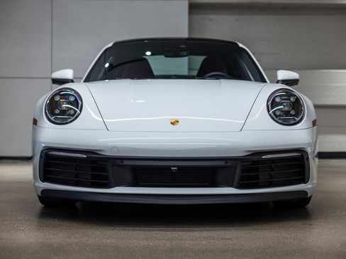 Used 2022 Porsche 911 Carrera S image 4