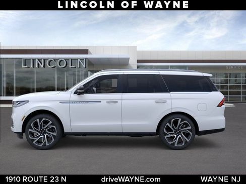 New 2026 Lincoln Navigator Reserve AWD/4WD image 3