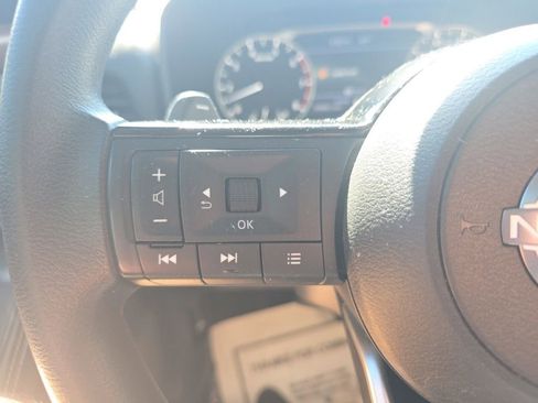 Used 2022 Nissan Rogue SV FWD image 22
