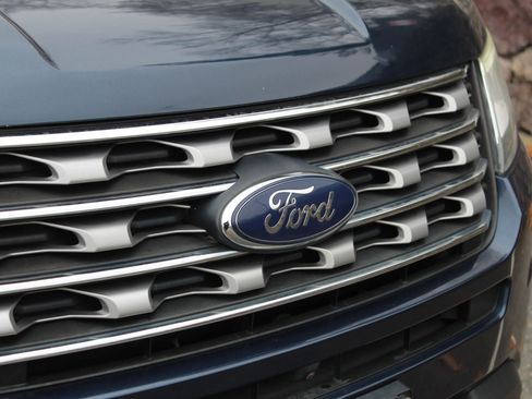 Used 2017 Ford Explorer Limited w/ Equipment Group 301A image 45