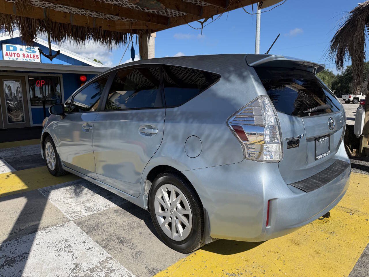 Used 2013 Toyota Prius V Three FWD image 8