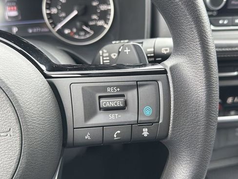 Certified 2023 Nissan Rogue SV image 12