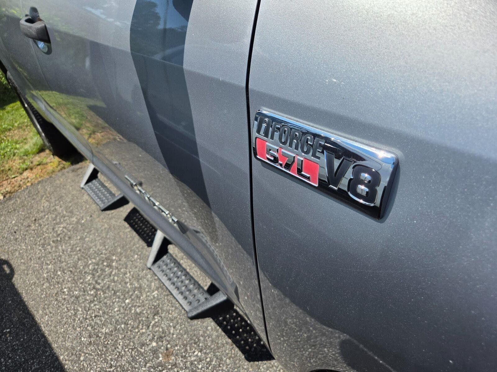 Used 2013 Toyota Tundra 4x4 Double Cab w/ TRD Off-Road Pkg image 5
