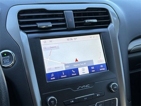 Used 2020 Ford Fusion SE image 22