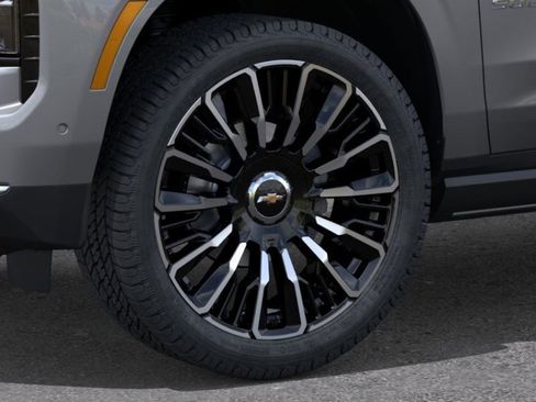 New 2026 Chevrolet Suburban High Country image 14