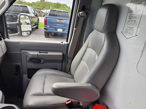 Used 2018 Ford E-350 and Econoline 350 Super Duty image 5
