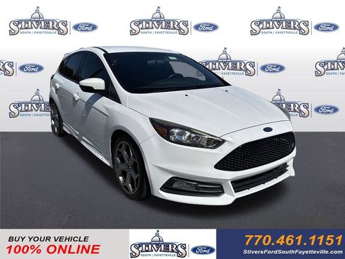 Used 2017 Ford Focus ST image 1