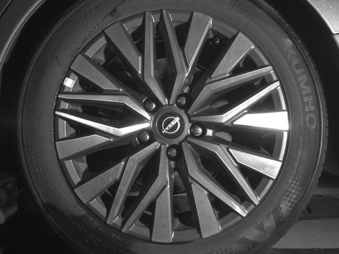 Used 2025 Nissan Altima 2.5 SV image 14