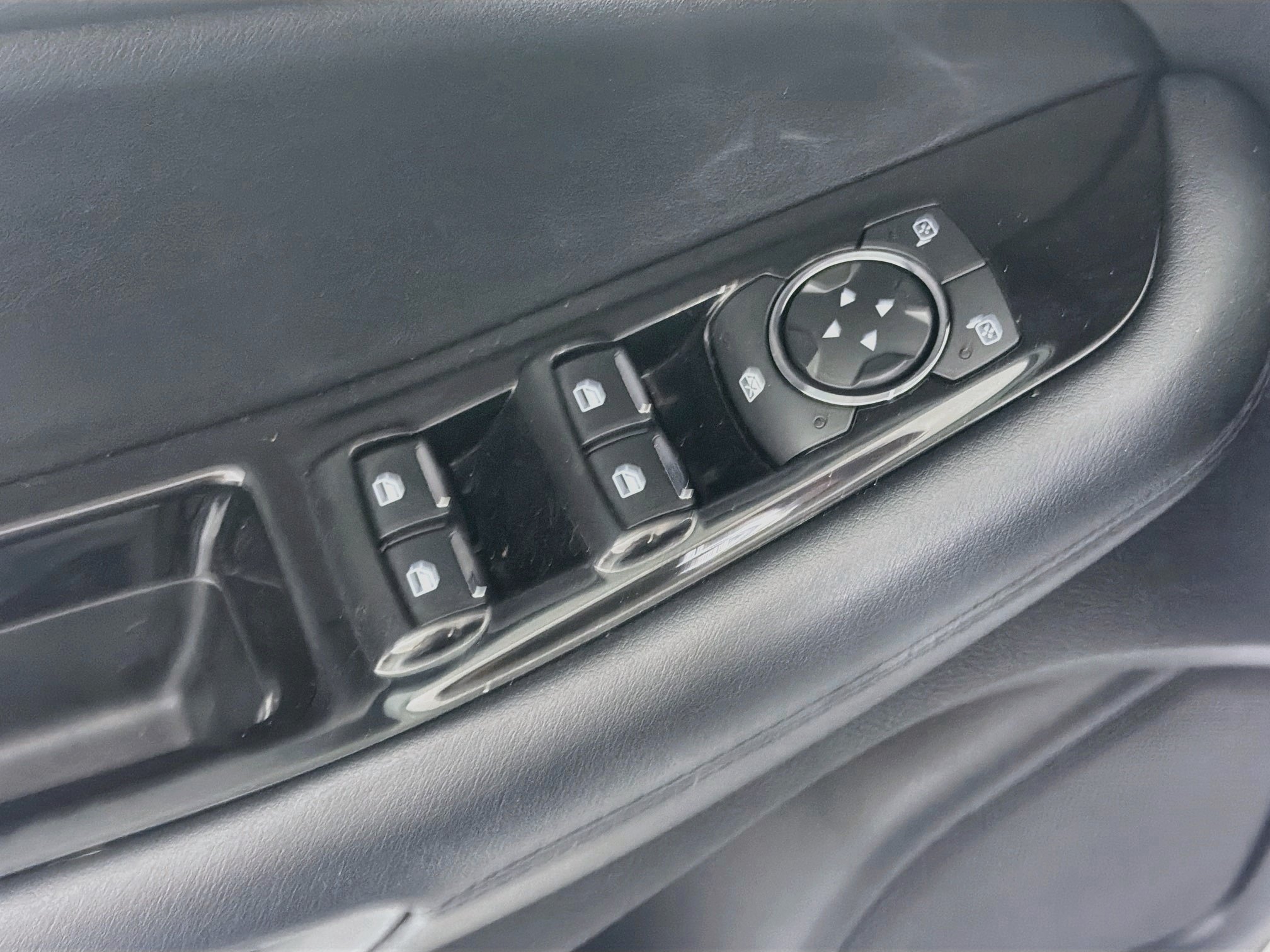 Used 2019 Ford Edge SEL w/ Equipment Group 201A FWD image 15
