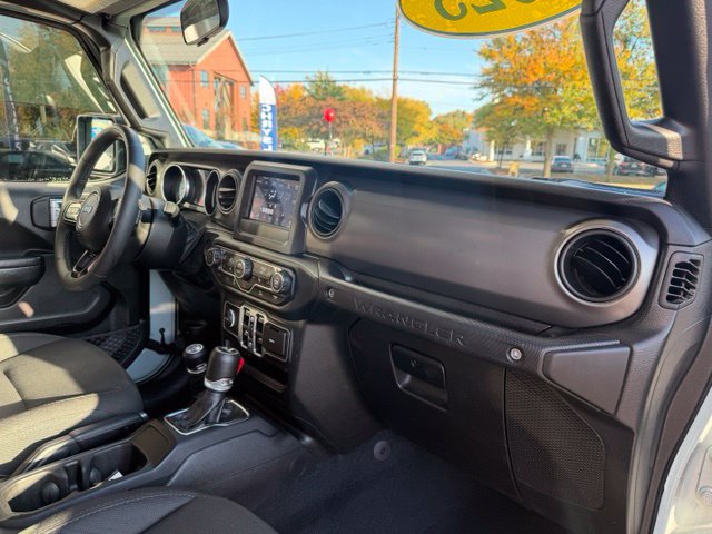 Used 2023 Jeep Wrangler Unlimited w/ Cold Weather Group AWD/4WD image 26