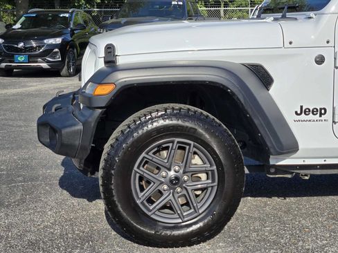 Used 2024 Jeep Wrangler Sport AWD/4WD image 8