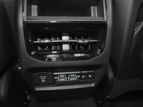 New 2025 Jeep Grand Cherokee Limited w/ Black Appearance Package AWD/4WD image 36