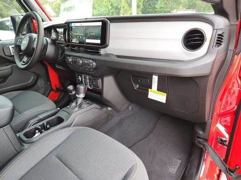 New 2026 Jeep Gladiator Sport image 10