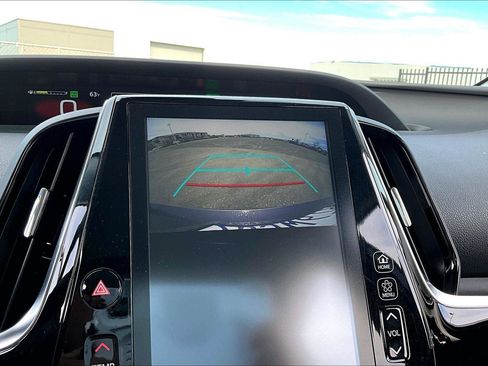 Used 2022 Toyota Prius Prime XLE image 19