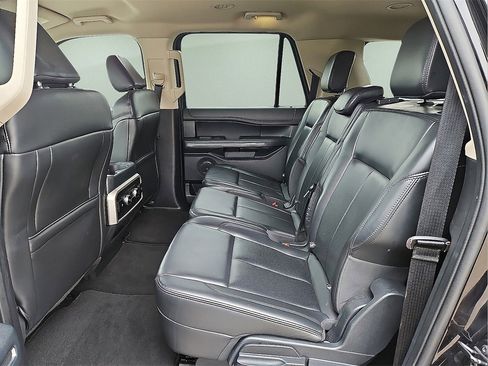 Used 2024 Ford Expedition Max XLT image 13