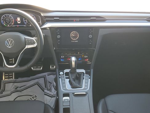 Used 2021 Volkswagen Arteon SE image 14