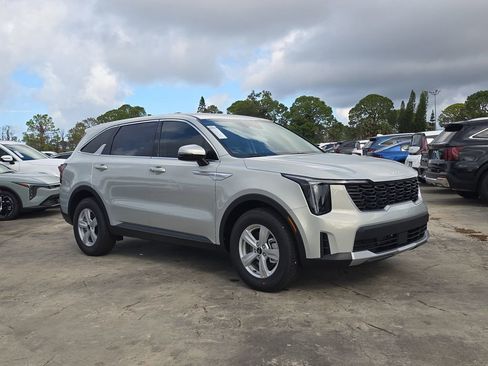 New 2026 Kia Sorento LX FWD image 2