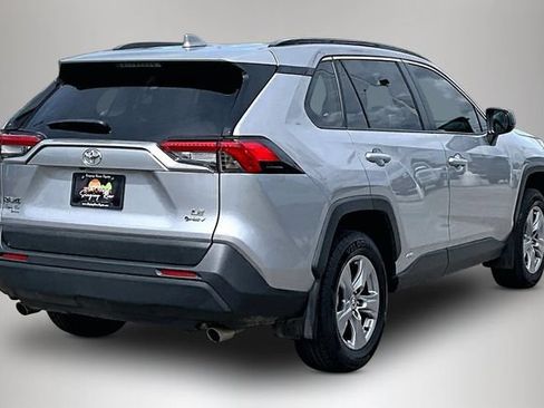 Used 2025 Toyota RAV4 LE AWD/4WD image 5