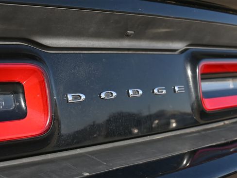 Used 2015 Dodge Challenger R/T w/ Quick Order Package 22B R/T image 18