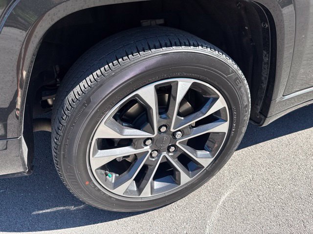 Used 2023 Jeep Grand Cherokee L Overland AWD/4WD image 9