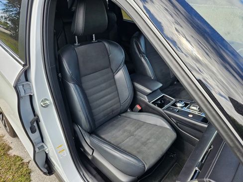 Used 2024 Mitsubishi Outlander SE image 16