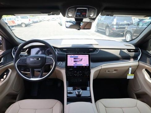 New 2025 Jeep Grand Cherokee L Limited w/ Black Appearance Package image 11