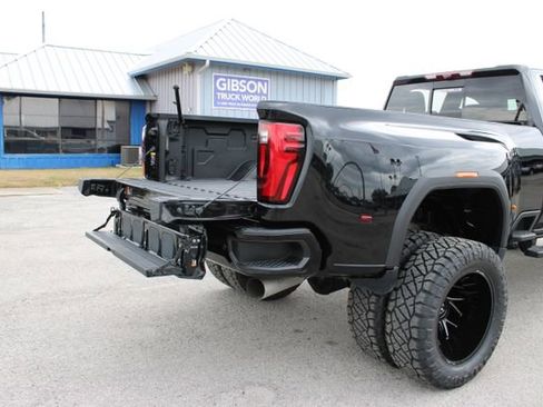 Used 2024 GMC Sierra 3500 Denali w/ Denali Reserve Package AWD/4WD image 11