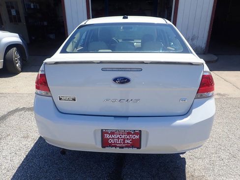 Used 2011 Ford Focus SE w/ Sedan SE Appearance Pkg FWD image 19