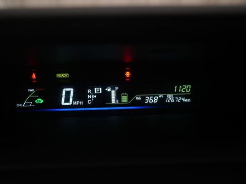 Used 2014 Toyota Prius V Two FWD image 2