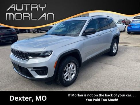 Used 2024 Jeep Grand Cherokee Laredo image 1