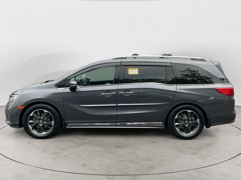 Used 2023 Honda Odyssey Elite image 2