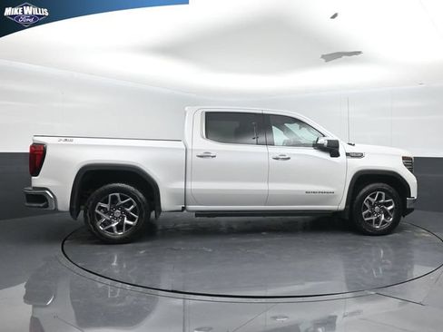 Used 2025 GMC Sierra 1500 SLT w/ SLT Premium Package AWD/4WD image 8
