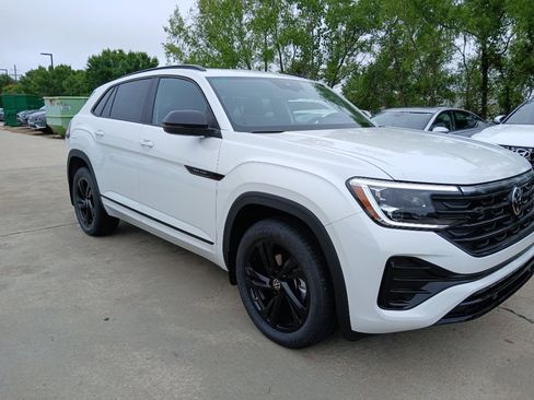 New 2026 Volkswagen Atlas Cross Sport SEL R-Line AWD/4WD image 7