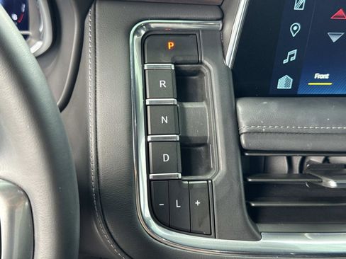 Used 2024 Chevrolet Tahoe Z71 w/ Luxury Package image 17